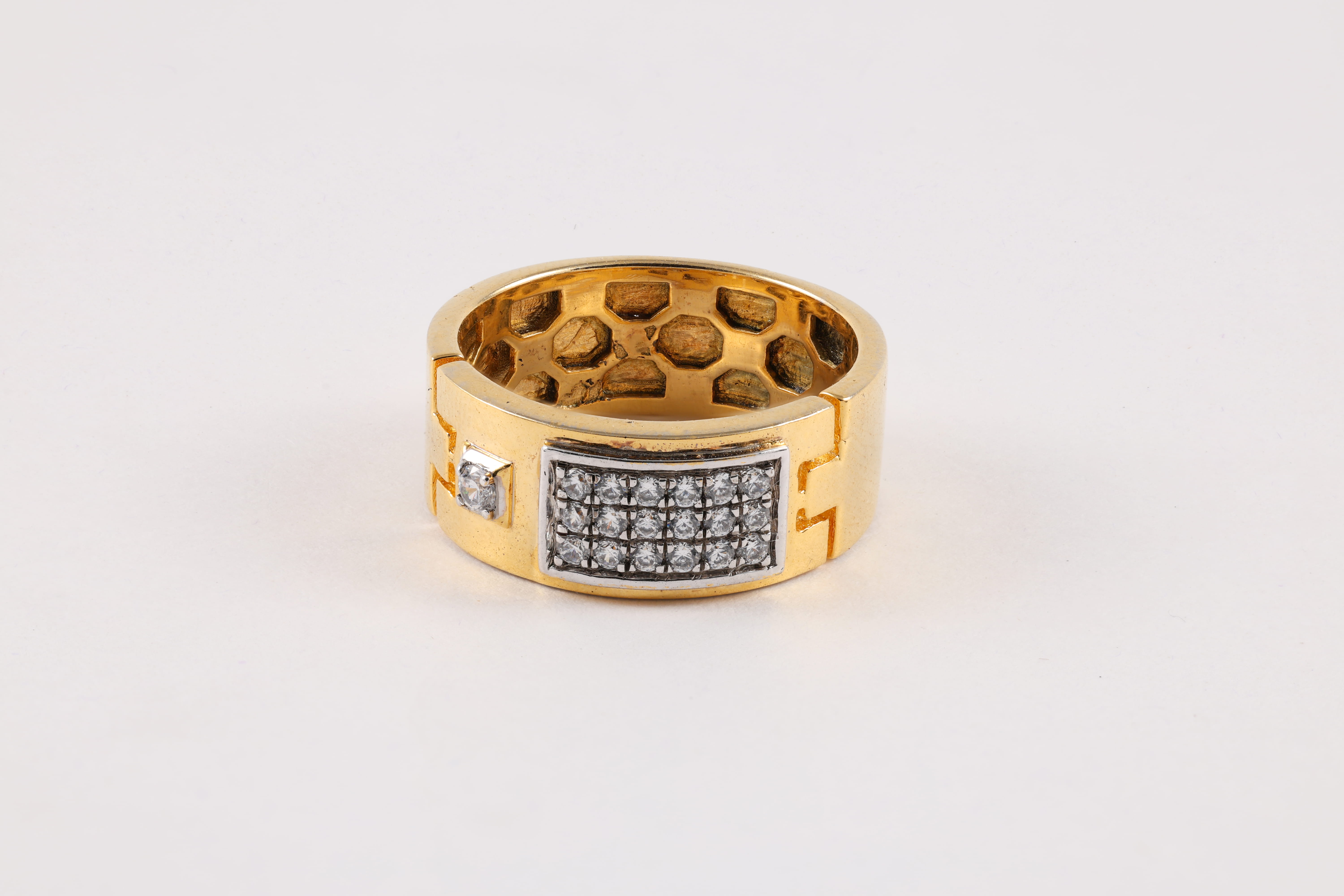 Name: Yellow Gold Men's Diamond Signet-Style Band Ring