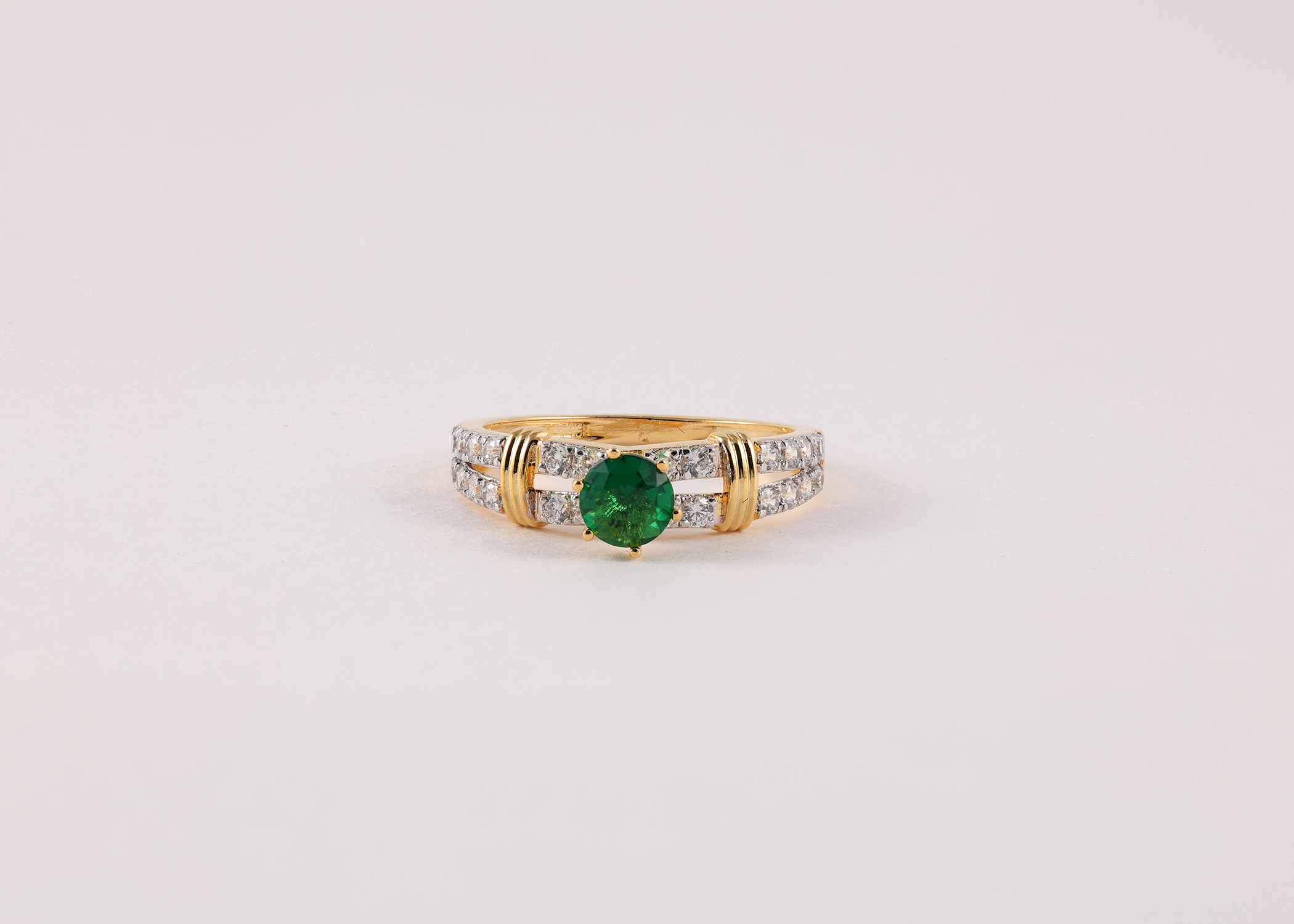Emerald Halo Royale Ring