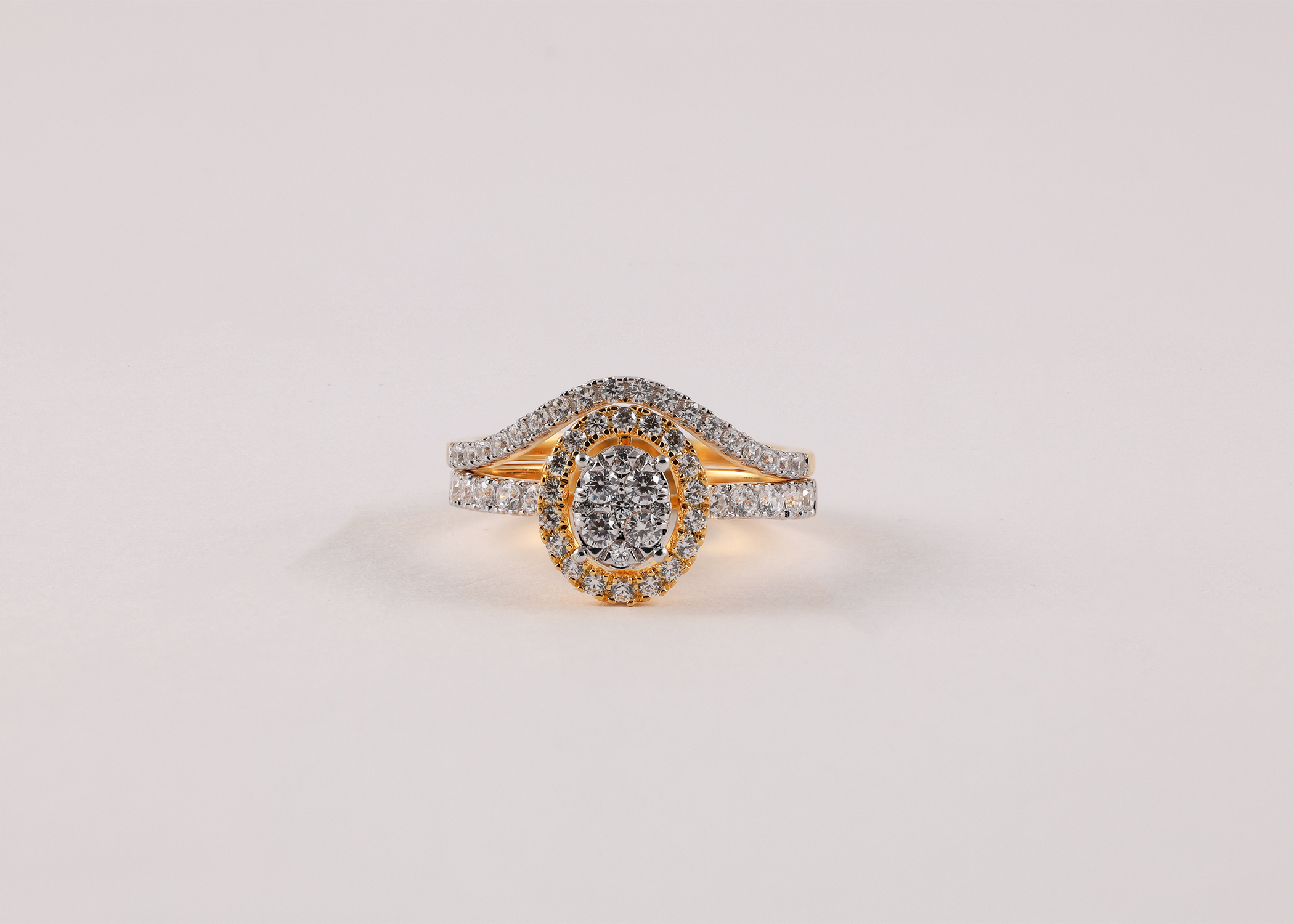 Golden Halo Elegance Ring