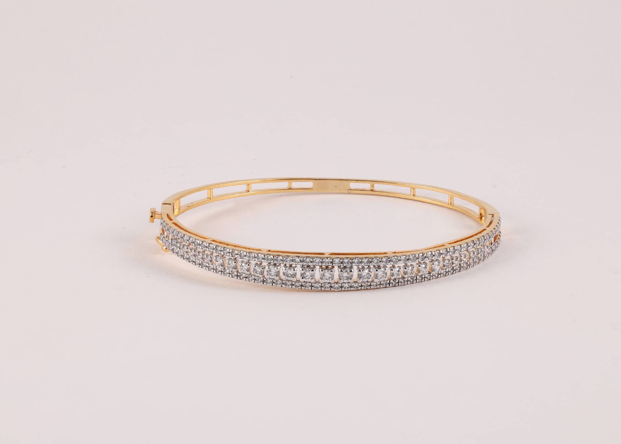 Eterna Spark Diamond Bangle