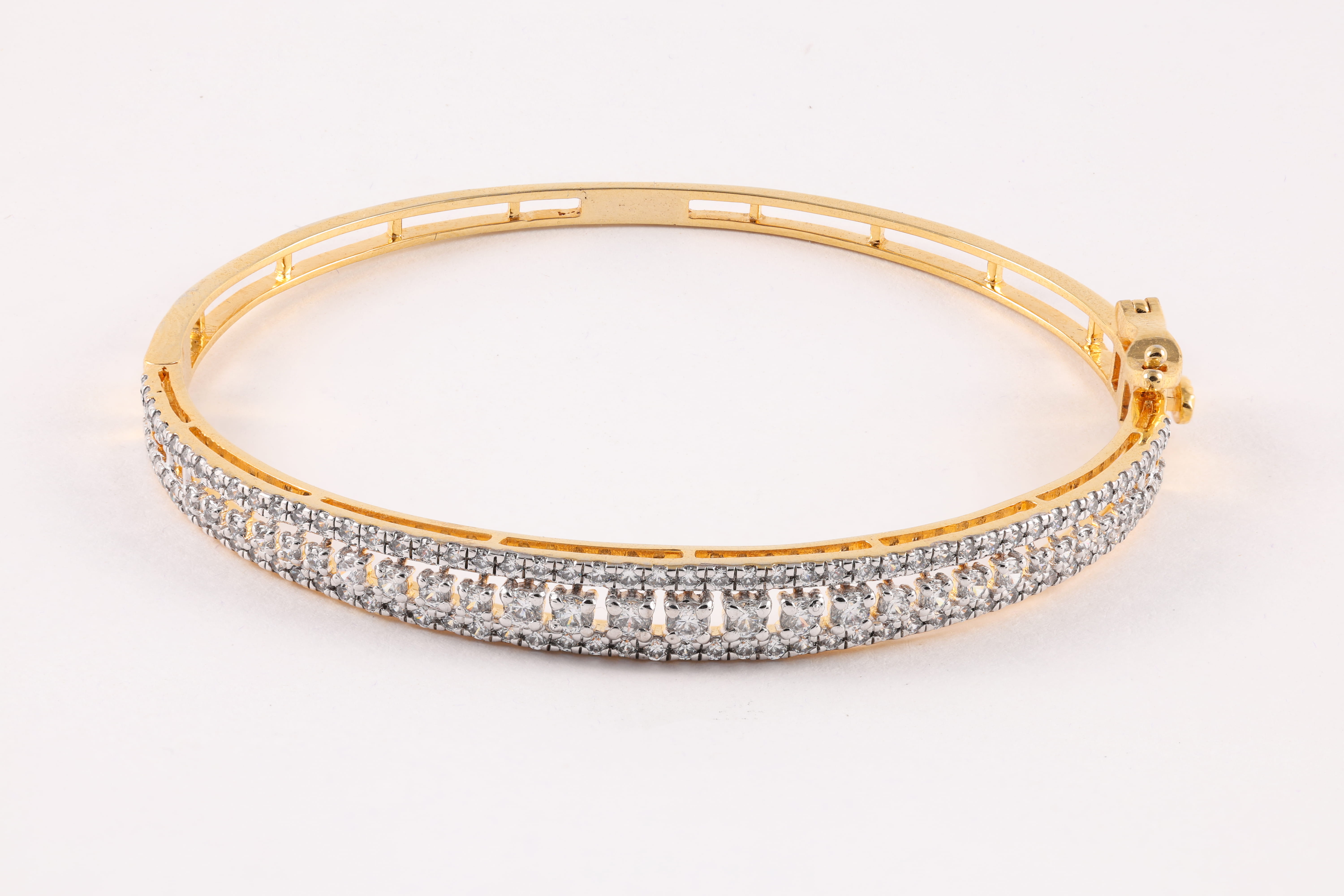 Yellow Gold Diamond Pavé Hinged Bangle