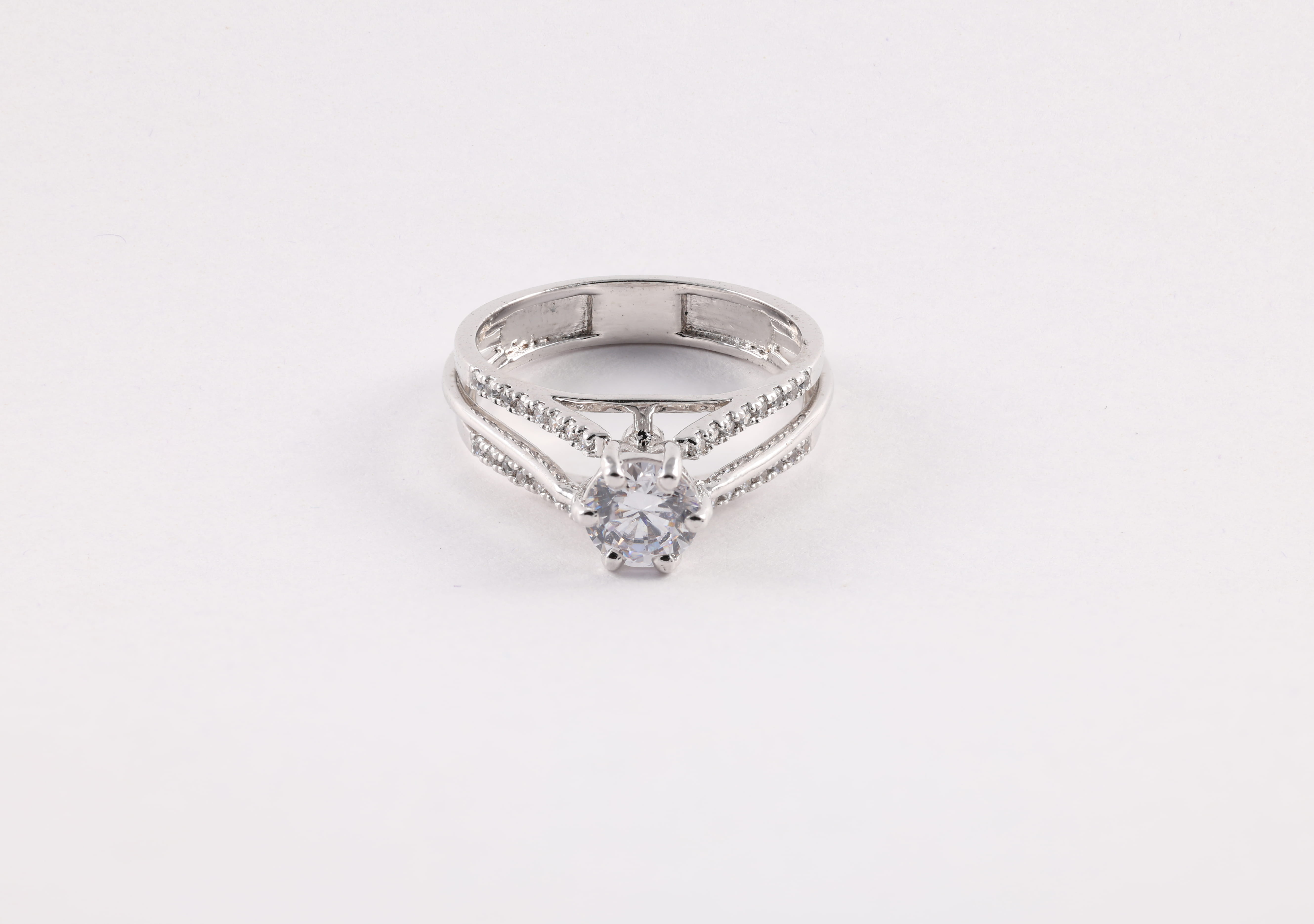 White Gold Solitaire Engagement Ring with Split Diamond Shank