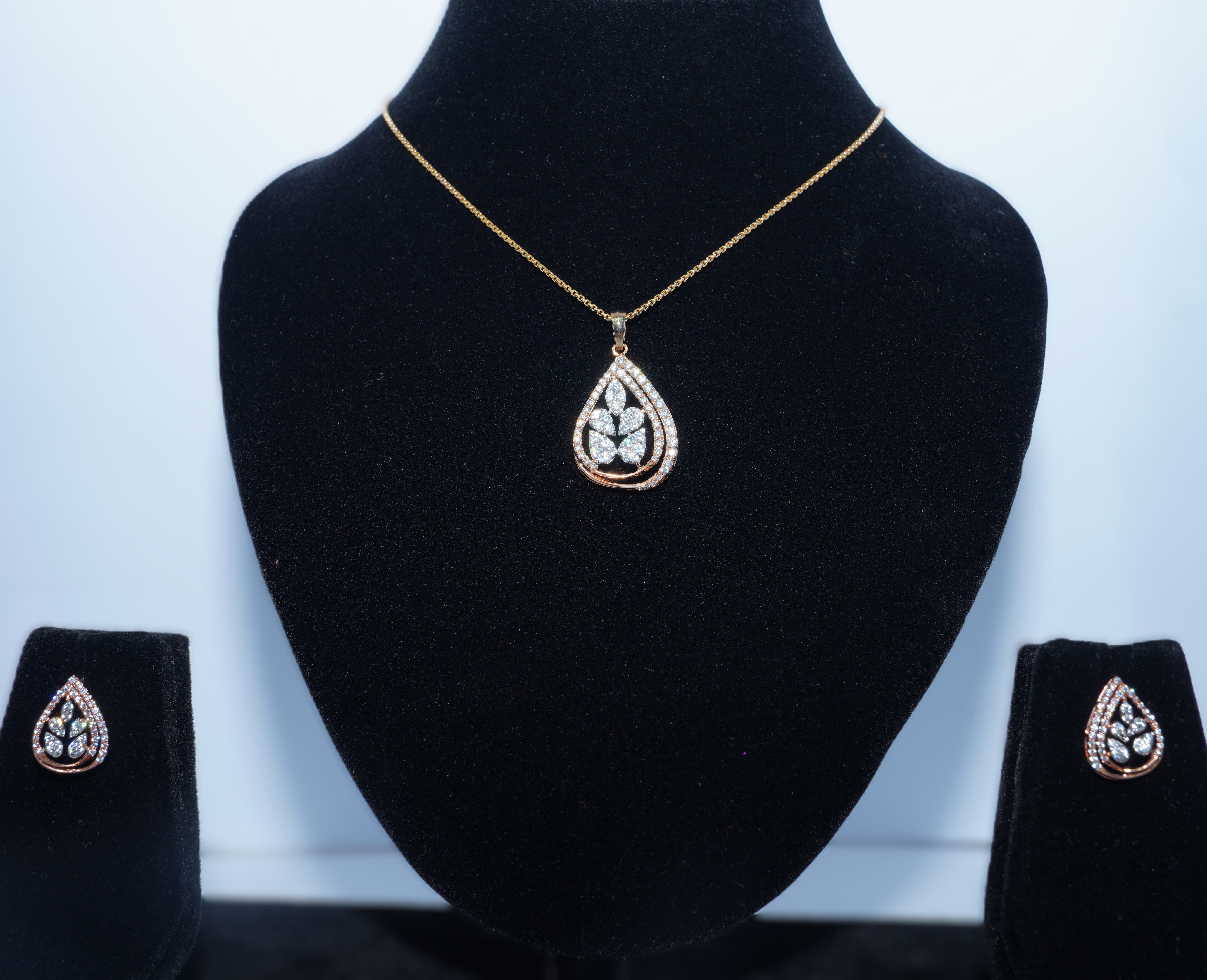 Nature Bloom Diamond Pendant Set
