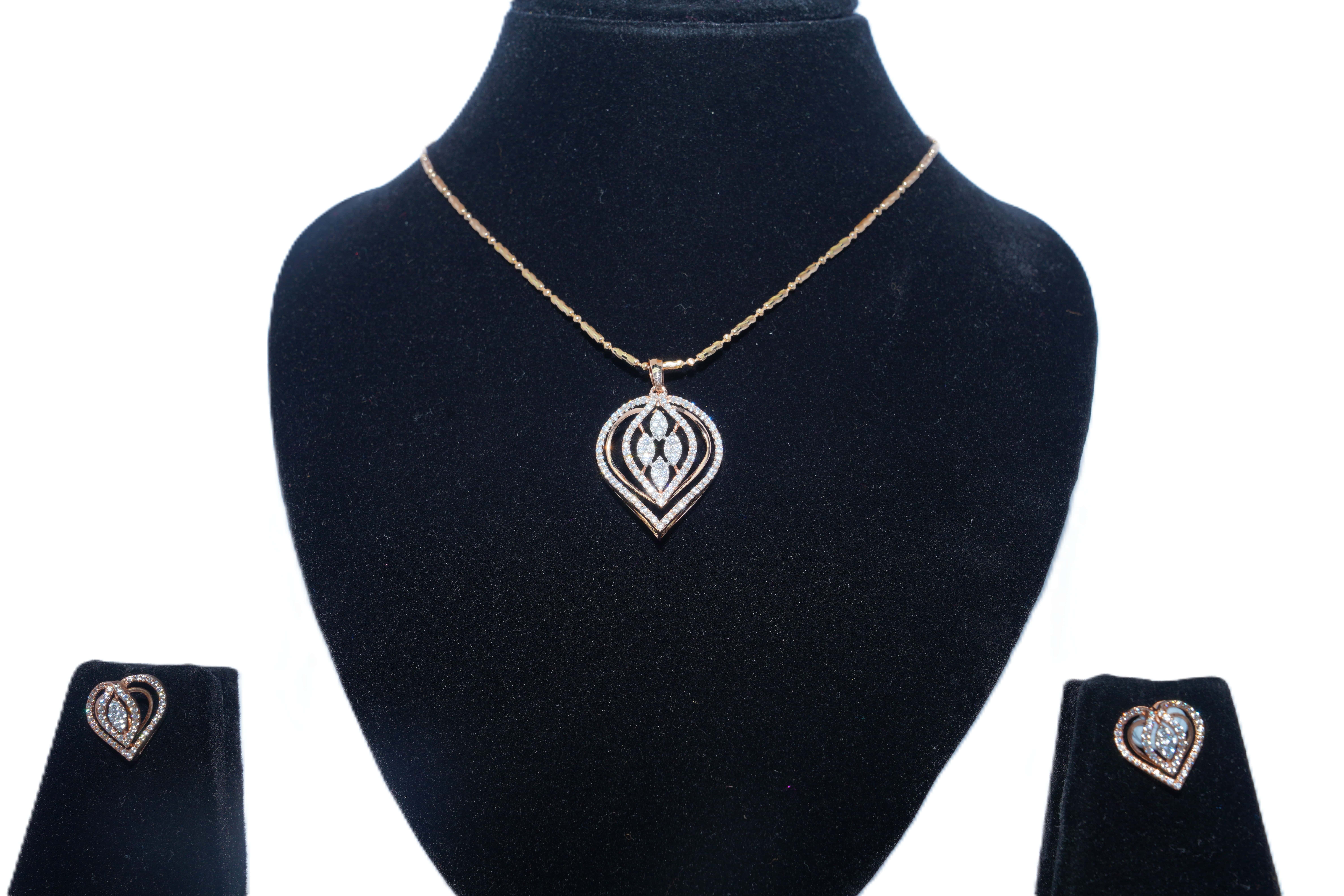 Eternal Flame Diamond Pendant Set