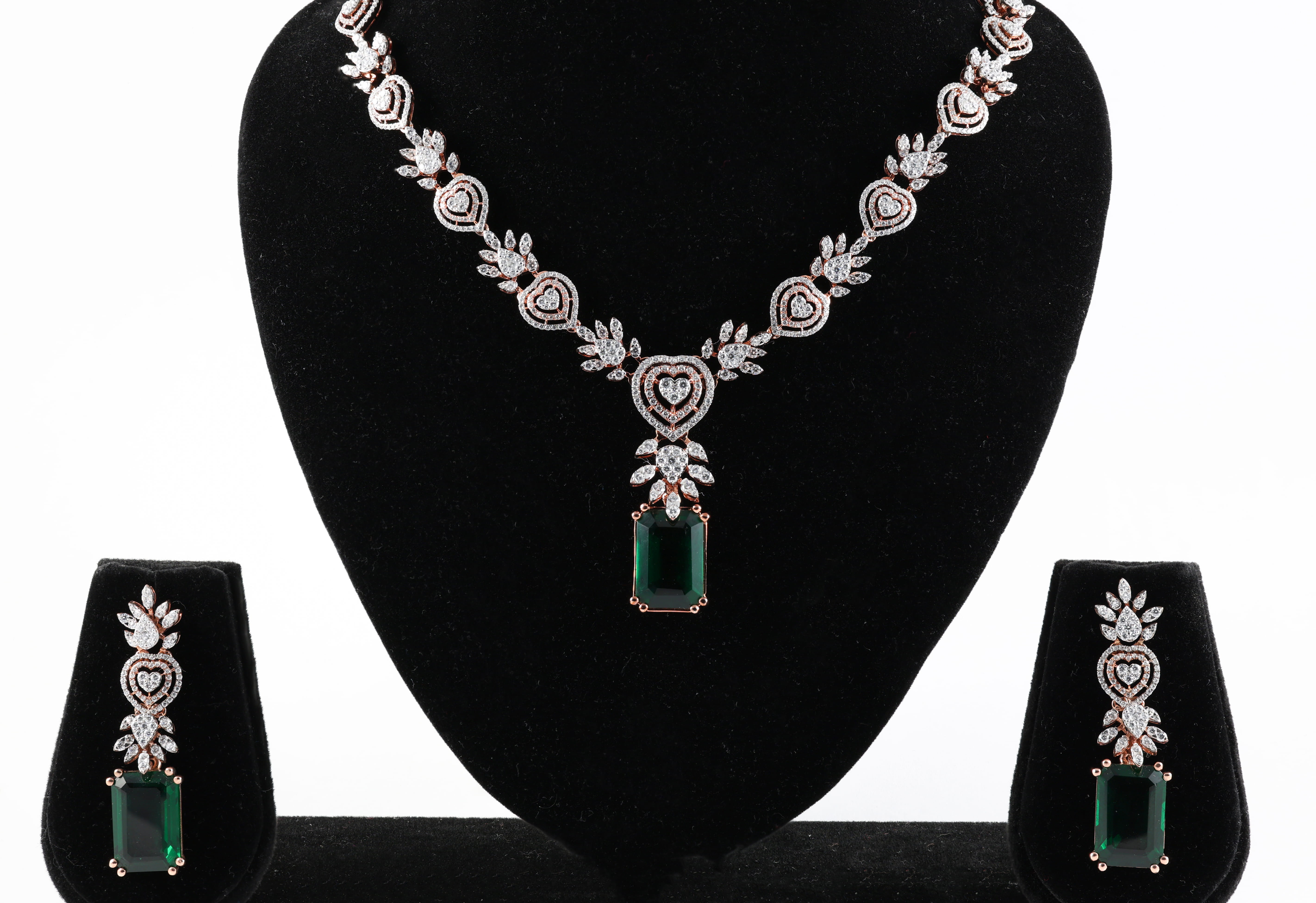 Emerald Heart Bloom Necklace Set
